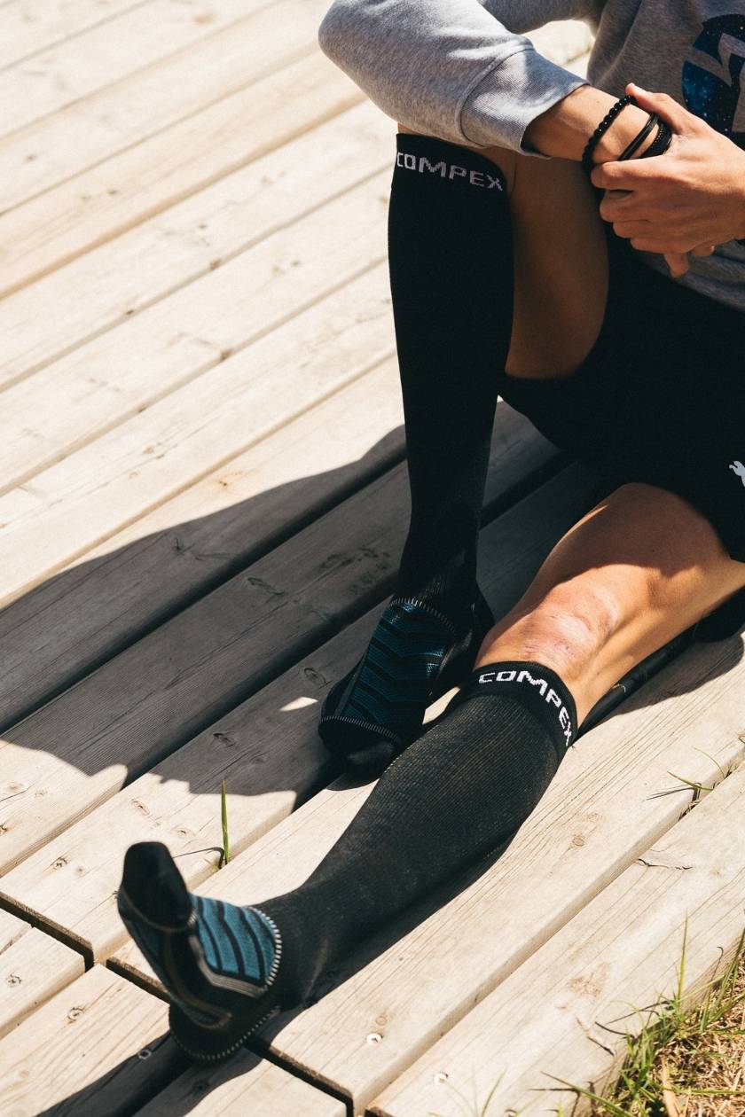 compex-chaussettes-de-r-cup-ration-compression-performance image 2