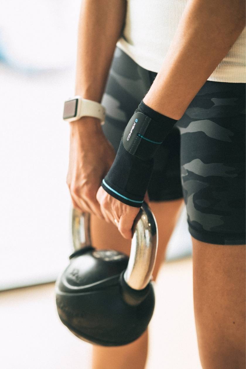 compex-activ-wrist-bandeau-de-poignet-de-maintien image 2